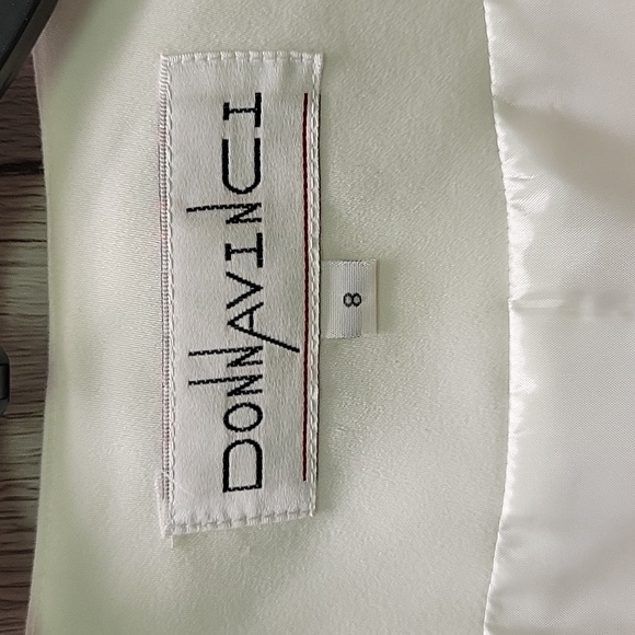 Donna Vinci Ivory Pearl Skirt Suit, Size 8 - Picture 3 of 13